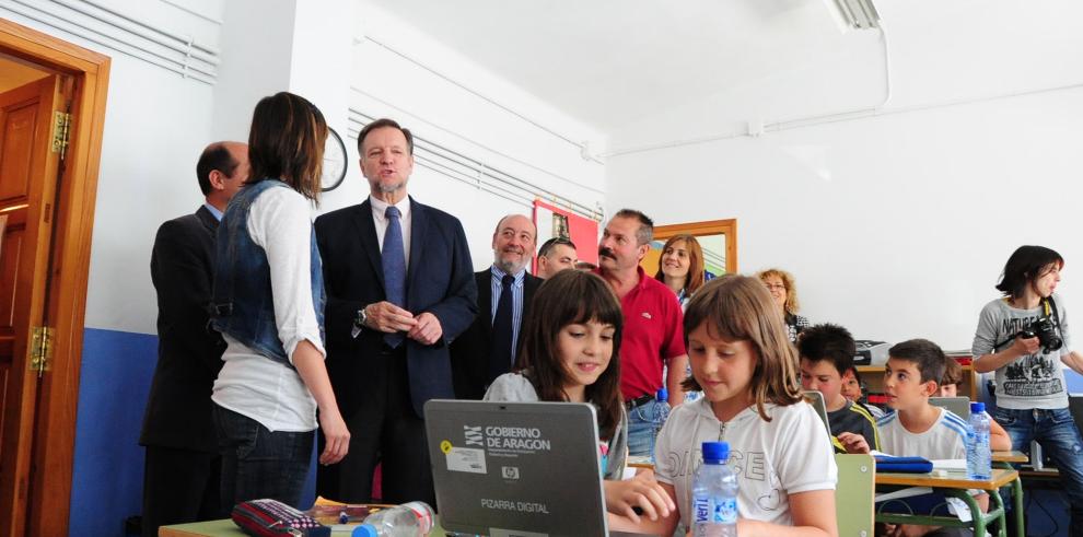 Marcelino Iglesias ha visitado la Escuela Infantil de Vencillón 