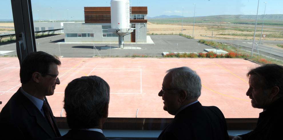 El vicepresidente del Gobierno de Aragón visita las instalaciones del aeropuerto de Teruel