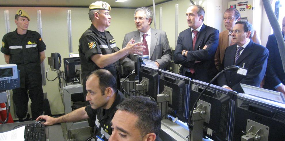 El consejero de Política Territorial, Justicia e Interior del Gobierno de Aragón, Rogelio Silva, acompañado por el director general de Interior, Javier Artajo ha asistido a la simulación de una emergencia de interés nacional como consecuencia de una catás