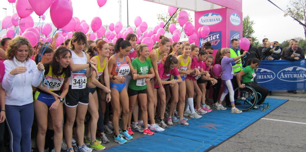 Serrat ha asistido a la XIV Carrera de la Mujer de Zaragoza