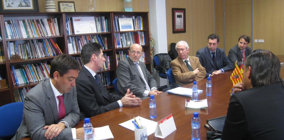 El vicepresidente mundial de Educación de Microsoft visita el Centro de Tecnologías  Avanzadas de Zaragoza