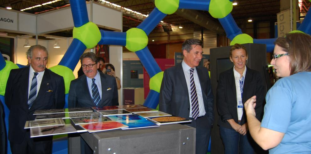 Ricardo Oliván inaugura Aratur y Ayudar 2011