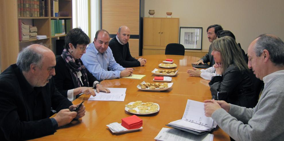 La consejera de Salud y Consumo se reúne con el alcalde de Sádaba 