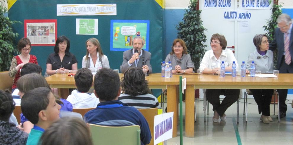 Más de 40 niños de tres colegios reciben sus diplomas de mediadores