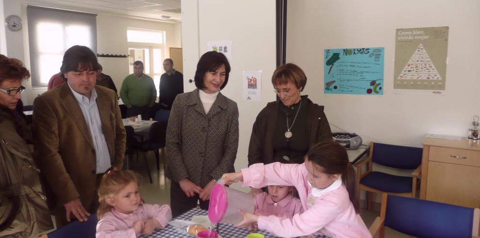 La consejera de Servicios Sociales y Familia visita el servicio de conciliación de la vida personal, laboral y familiar en Monegros

