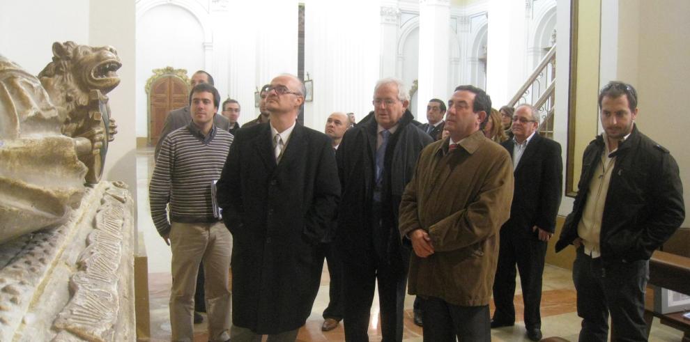 Alfonso Vicente visita las obras de restauración de la iglesia de Santa María la Mayor de Épila 