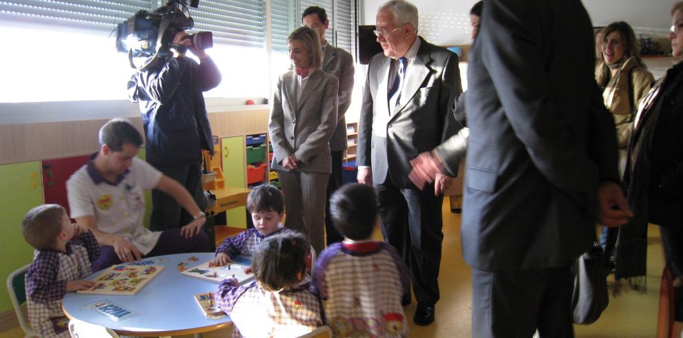 Calamocha inaugura su nueva escuela de educación infantil que ha contado con el apoyo económico de Ibercaja y del Gobierno de Aragón