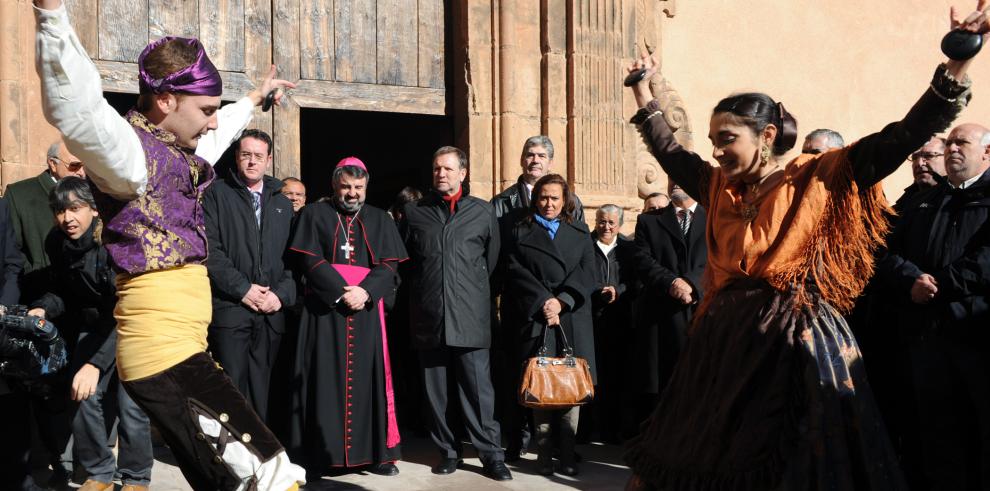 Fotografías y vídeo de la visita del presidente de Aragón a Arcos de las Salinas