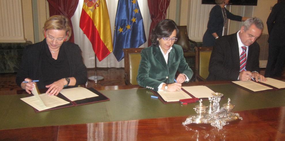 Imagen de la firma del Protocolo de Colaboración para la puesta en marcha de la Ley de Desarrollo Sostenible del Medio Rural en Aragón