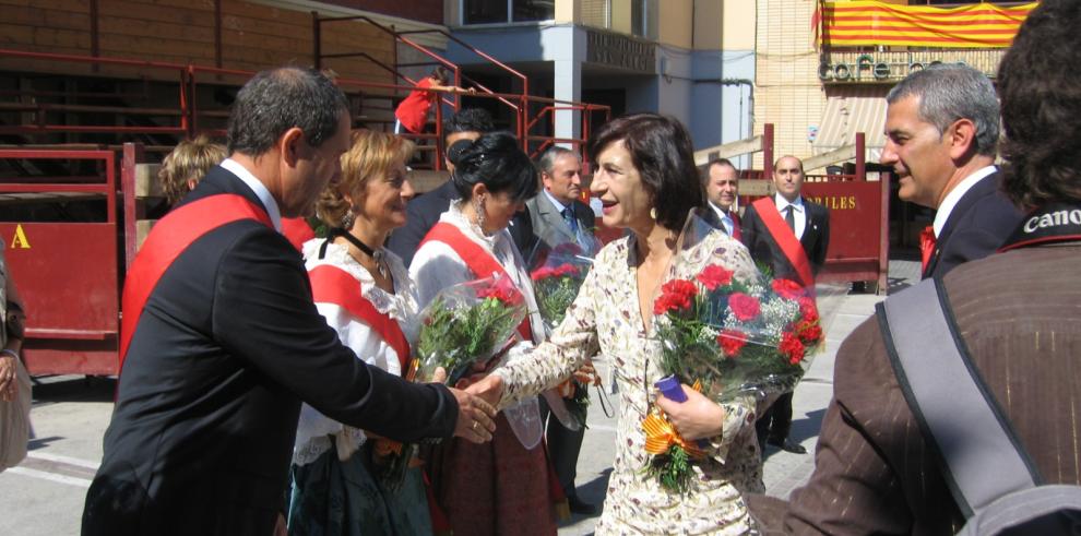 Ana Fernández ha visitado la residencia de ancianos de Mallén