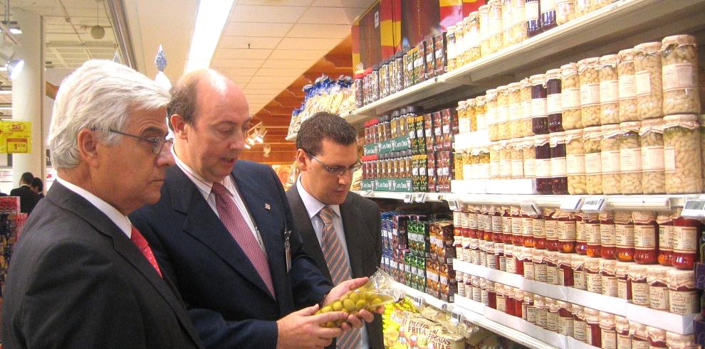 Arguilé asiste a la apertura de la campaña de promoción de alimentos aragoneses en Carrefour 