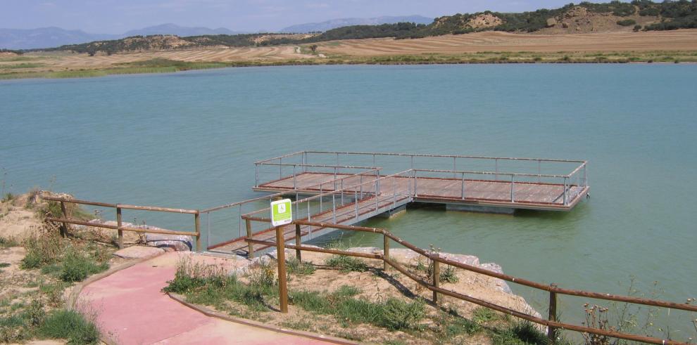 El Departamento de Medio Ambiente y ¿La Caixa¿ facilitan la práctica de la pesca en el embalse de Valdabra a personas con discapacidad