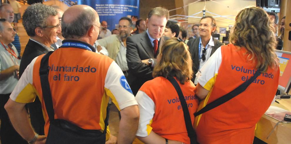 Expo 2008. El Presidente de Aragón se ha reunido con representantes de ONG en El Faro