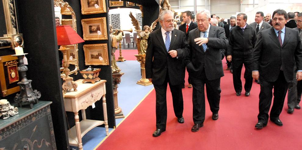 El vicepresidente inaugura la primera edición de la Feria del Mueble de Zaragoza