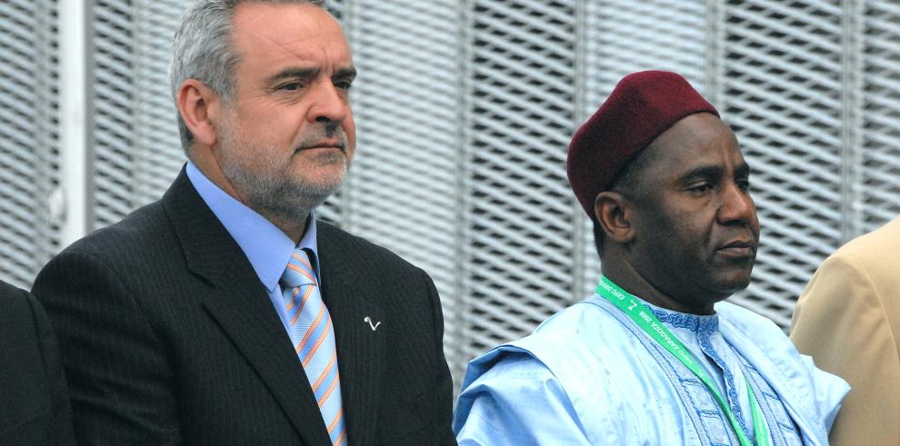 Expo 2008. El consejero de Medio Ambiente, Alfredo Boné, asiste a los actos de celebración del Día Nacional de Niger