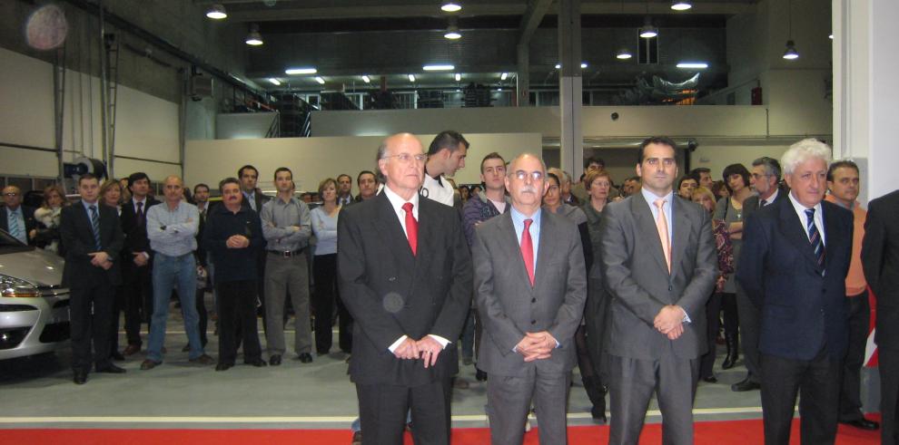 Larraz inaugura las nuevas instalaciones del grupo La Oscense en Pla-Za y Autoplaza