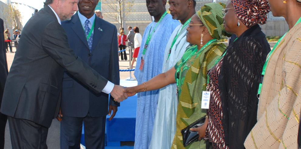 Expo 2008. Marcelino Iglesias ha asistido a los actos con ocasión del Día de Nigeria