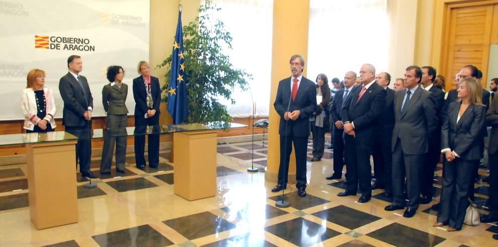 Firma del acuerdo entre el Ministerio de Educación y el Gobierno de Aragón para 1200 nuevas plazas de educación temprana