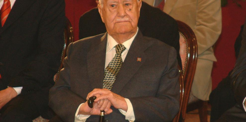 Entrega del Premio Aragón 2004 a Pepín Bello
