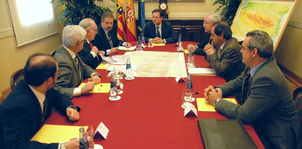 Reunión de coordinación ante la avenida del río Ebro