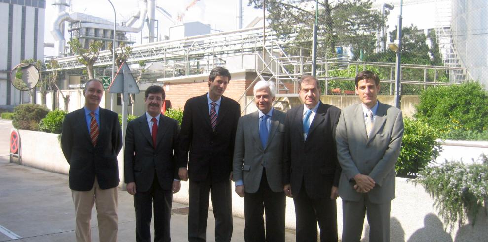 El consejero de Agricultura y Alimentación del Gobierno de Aragón, Gonzalo Arguilé, ha visitado la fábrica Tate & Lyle de Zaragoza