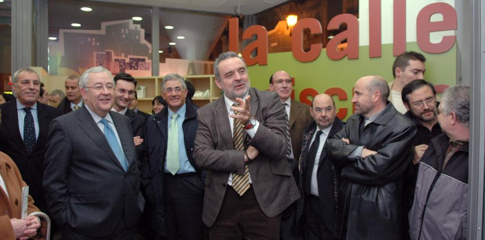 El vicepresidente, José Ángel Biel, y el consejero de Medio Ambiente, Alfredo Boné, inauguran el Aula de Medio Ambiente Urbano