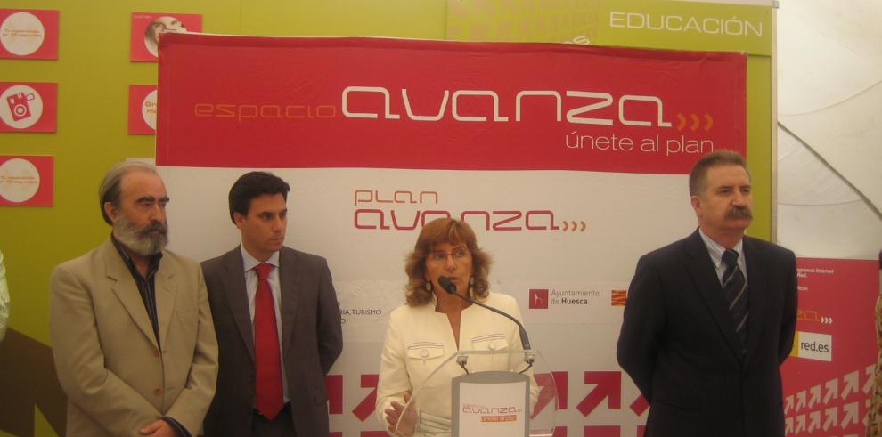 La consejera de Ciencia, Tecnología y Universidad asiste a la inauguración del Espacio Avanza