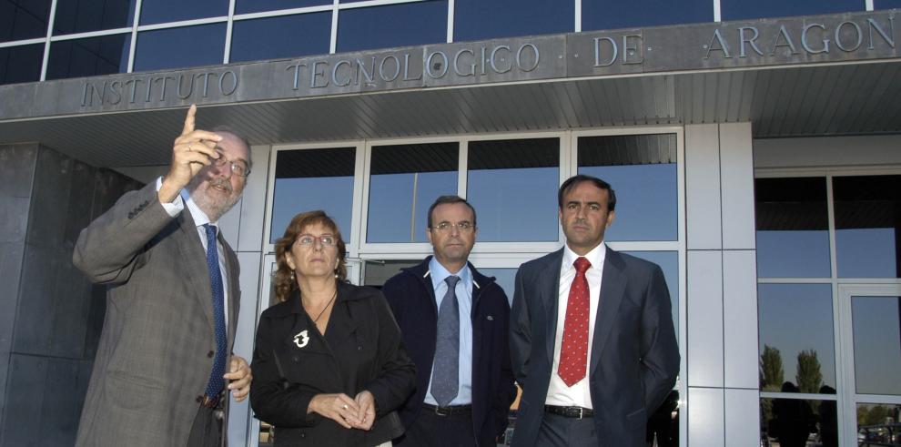 María Victoria Broto conoce durante su visita  al ITA los proyectos más innovadores que hacen de este centro un referente nacional en investigación tecnológica