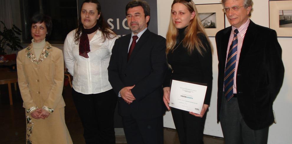 Una interna de la cárcel de Zuera recibe el premio del Concurso ¿Visión Abierta¿ 

