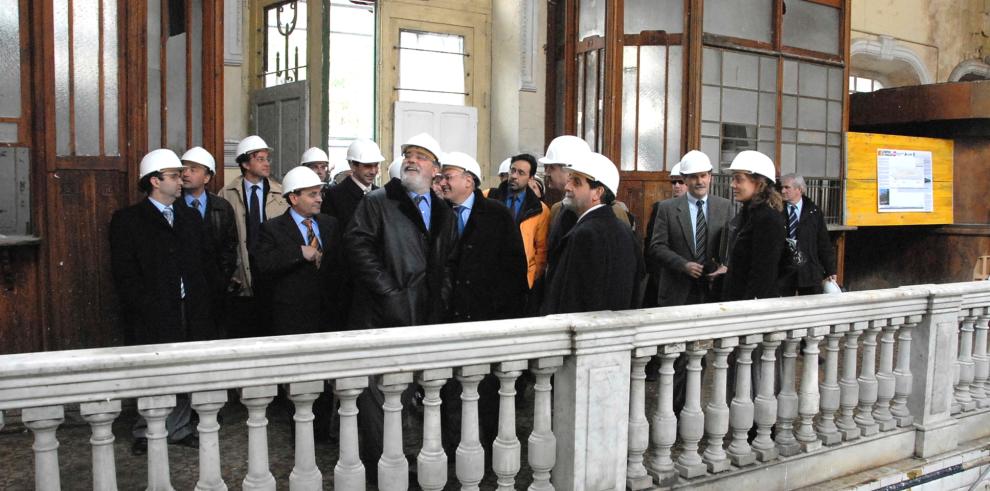 Joaquín Almunia y Jacques Barrot visitan la estación de Canfranc y el Somport