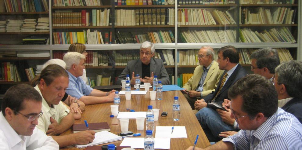 Fotografías de la reunión de Arguilé con las comunidades de regantes de Almudévar, Castejón del Puente, Poleñino y Huerto 