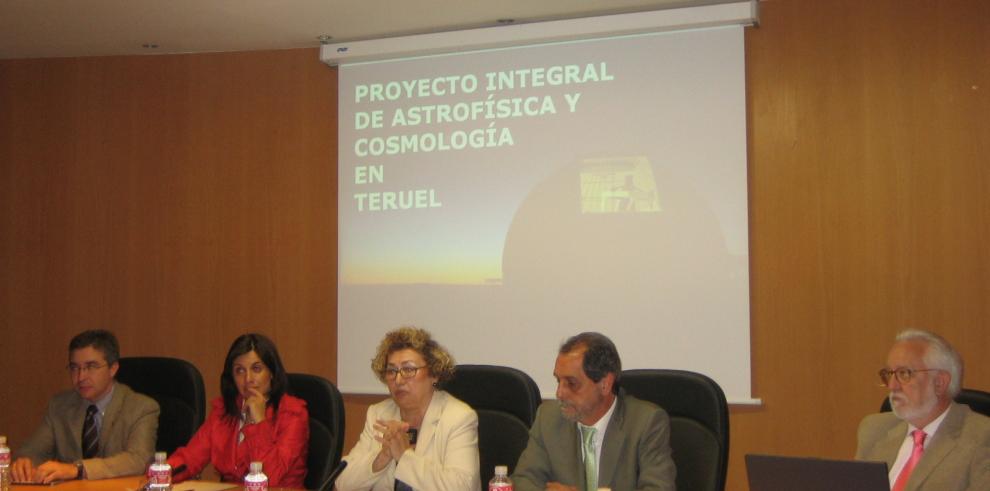 Javier Velasco y Ángela Abós han asistido a la presentación de un proyecto elaborado por un grupo de investigadores basado en la creación de un observatorio de astrofísica