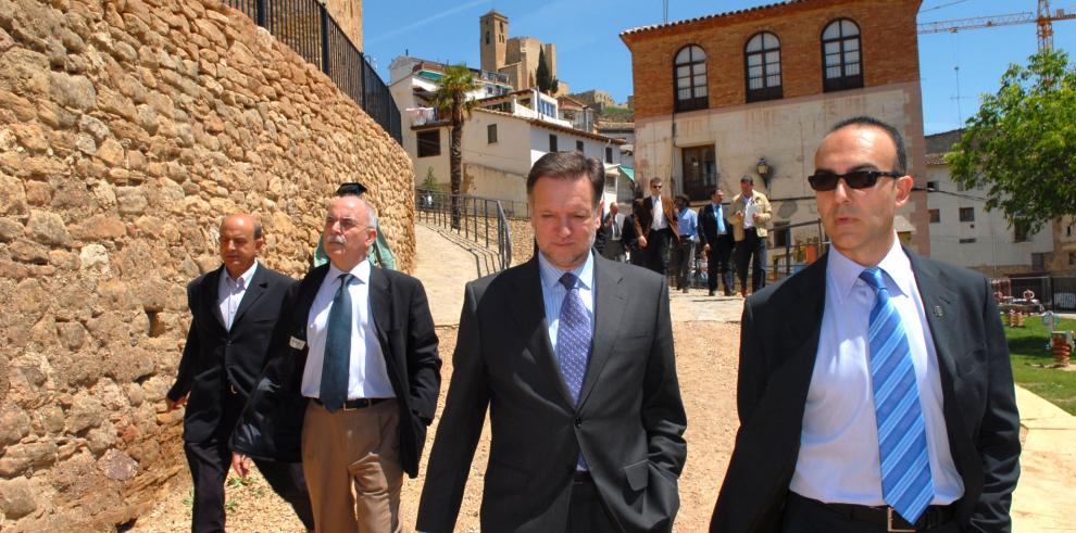 Marcelino Iglesias, presidente del Gobierno de Aragón, ha visitado las obras de urbanización del polígono industrial de Benabarre