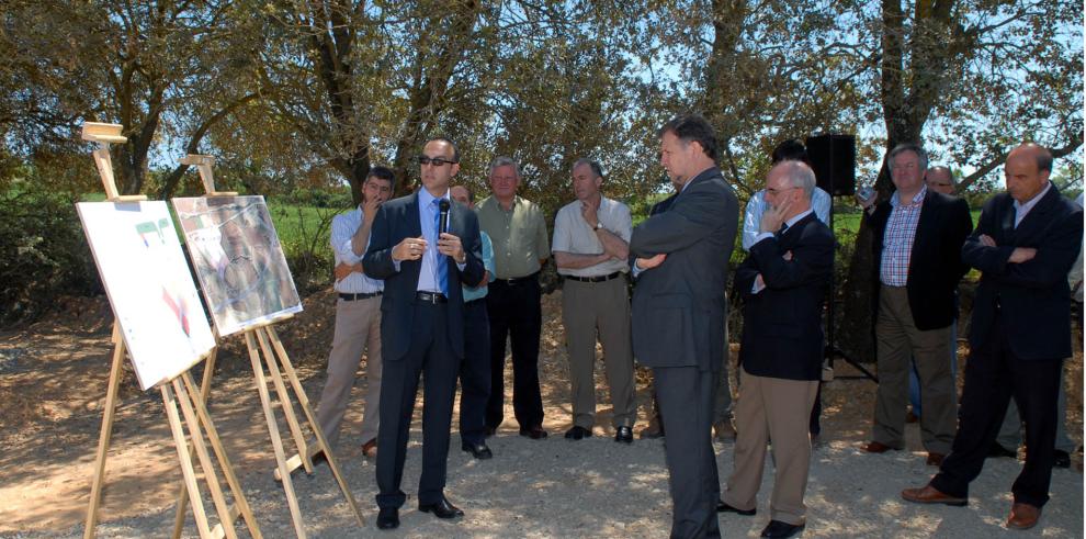Marcelino Iglesias, presidente del Gobierno de Aragón, ha visitado las obras de urbanización del polígono industrial de Benabarre
