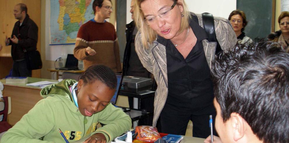Eva Almunia participa en la Comunidad de Aprendizaje del IES Lucas Mallada de Huesca