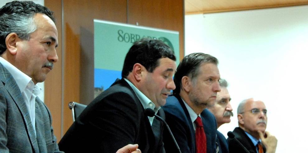 Marcelino Iglesias asiste a la clausura de la Jornada de la Agenda 21 sobre participación ciudadana en el mundo rural