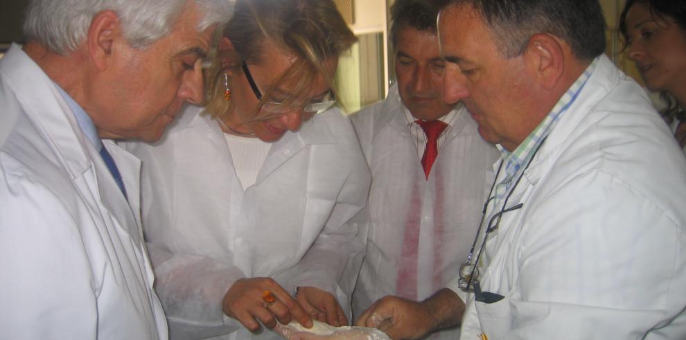 Visita de Eva Almunia y Gonzalo Arguilé a Villanueva de Gállego