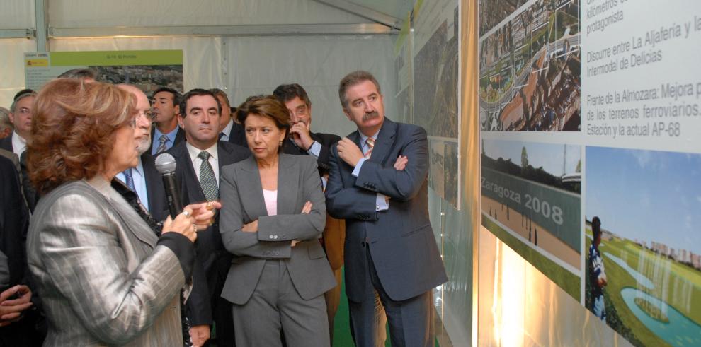 Visita de la ministra de Fomento, Magdalena Alvárez,  a Zaragoza