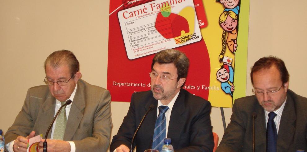 El Carné Familiar equipara su valor al del Título de Familia Numerosa