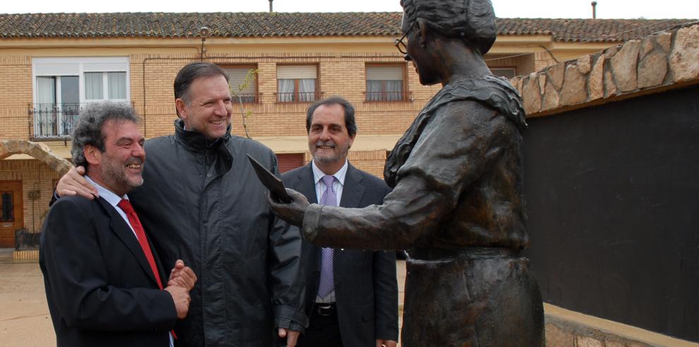 El presidente del Gobierno de Aragón, Marcelino Iglesias visita la depuradora ecológica de Fabara