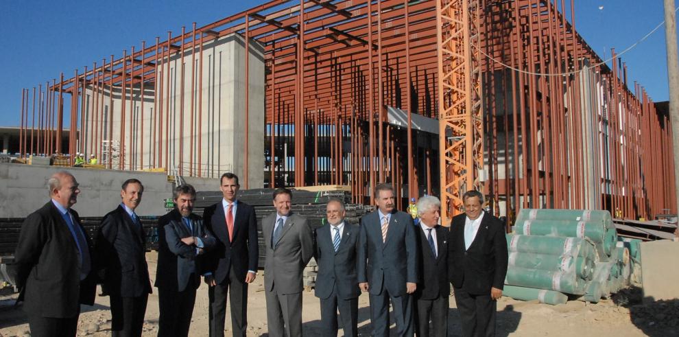 S.A.R. el Príncipe de Asturias, acompañado del presidente Marcelino Iglesias y del alcalde de Zaragoza, visita las obras de la Expo