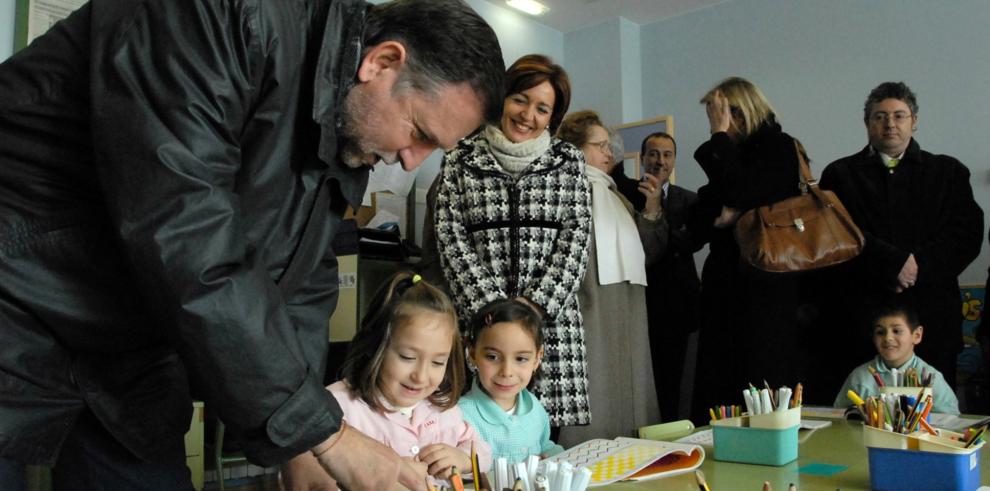 El presidente del Gobierno de Aragón inaugura el nuevo aulario de infantil del colegio público de Zuera ´´Odón de Buen´´