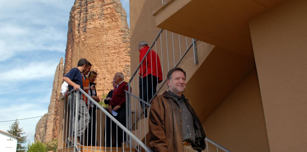 El presidente de Aragón, Marcelino Iglesias, ha inaugurado el refugio de Riglos, con capacidad para 80 personas