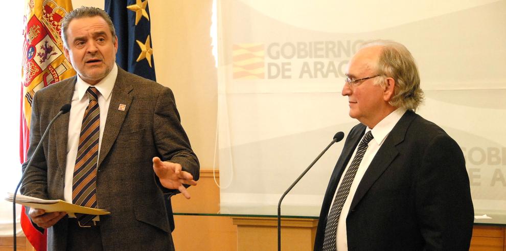 Se mantiene el operativo de alerta por la avenida del Ebro, cuya punta alcanzará Zaragoza mañana