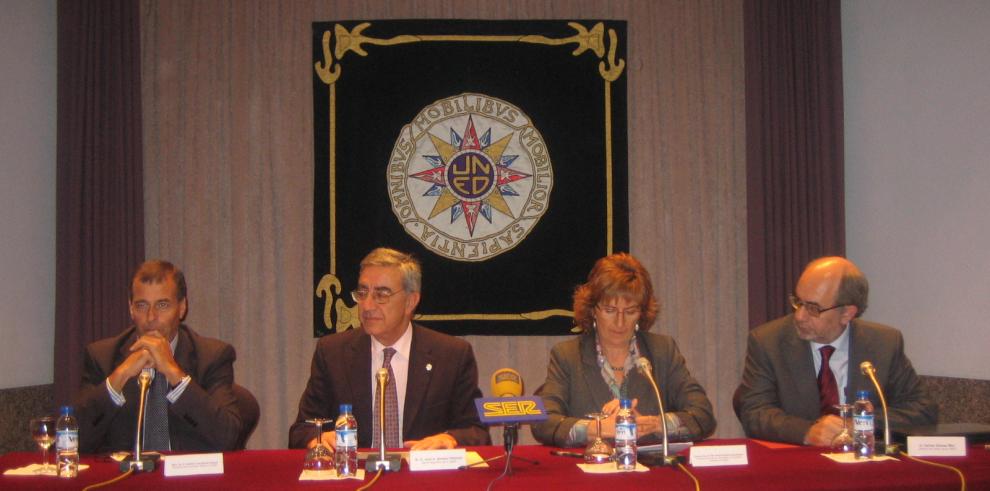 La consejera de Ciencia, Tecnología y Universidad asiste a la apertura del curso académico de la UNED en Barbastro, acto que coincide con la celebración de los  25 años del centro