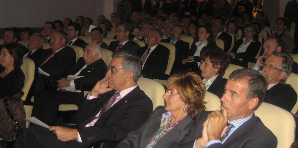 La consejera de Ciencia, Tecnología y Universidad asiste a la apertura del curso académico de la UNED en Barbastro, acto que coincide con la celebración de los  25 años del centro