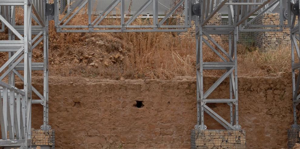 El vicepresidente del Gobierno de Aragón, José Ángel Biel, visita el yacimiento romano de Labitolosa, en La Puebla de Castro