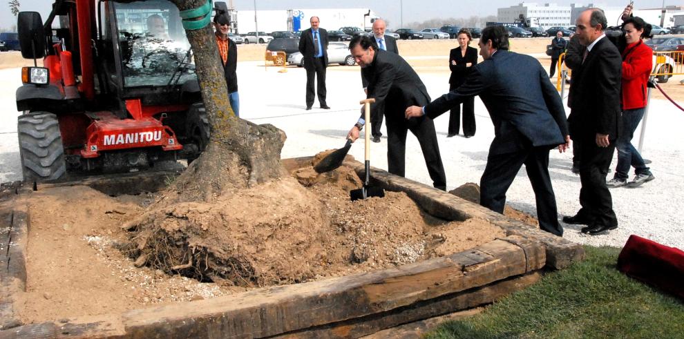 El presidente Marcelino Iglesias presenta el Centro Logístico de Galerías Primero en PLAZA