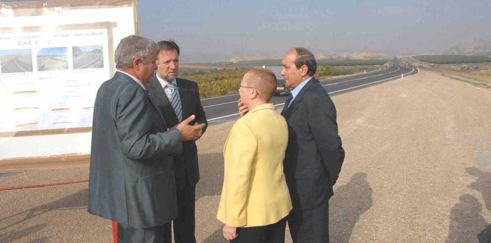 El presidente del Gobierno de Aragón, Marcelino Iglesias, asiste al acto de apertura oficial al tráfico del tramo acondicionado de la A-230