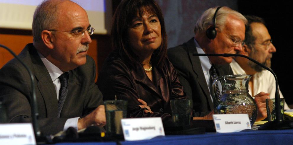 El consejero de Economía, Hacienda y Empleo, Alberto Larraz, participa en el IV Foro Permanente Agua y Sostenibilidad